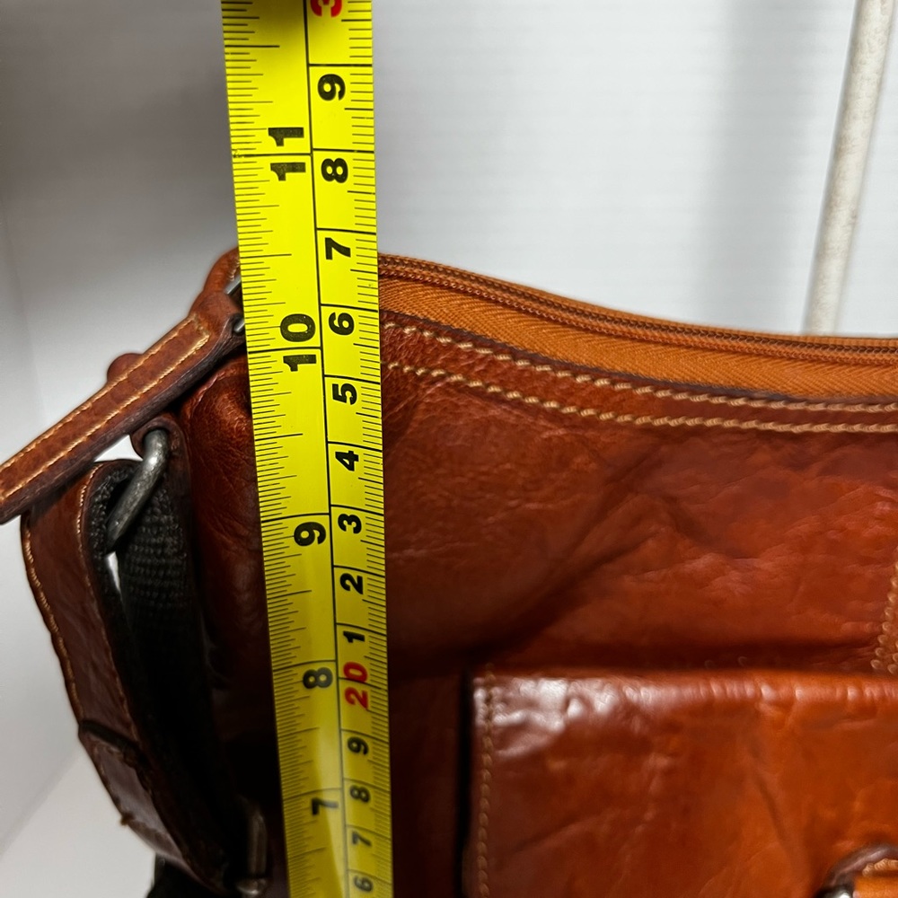 Jack George’s leather Voyager Crossbody bag - Picture 15 of 15